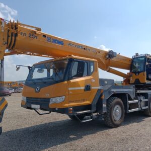 Защита радиатора ДВС и радиатора кондиционера для автокрана XCMG XCT25 с колёсной формулой 6Х6